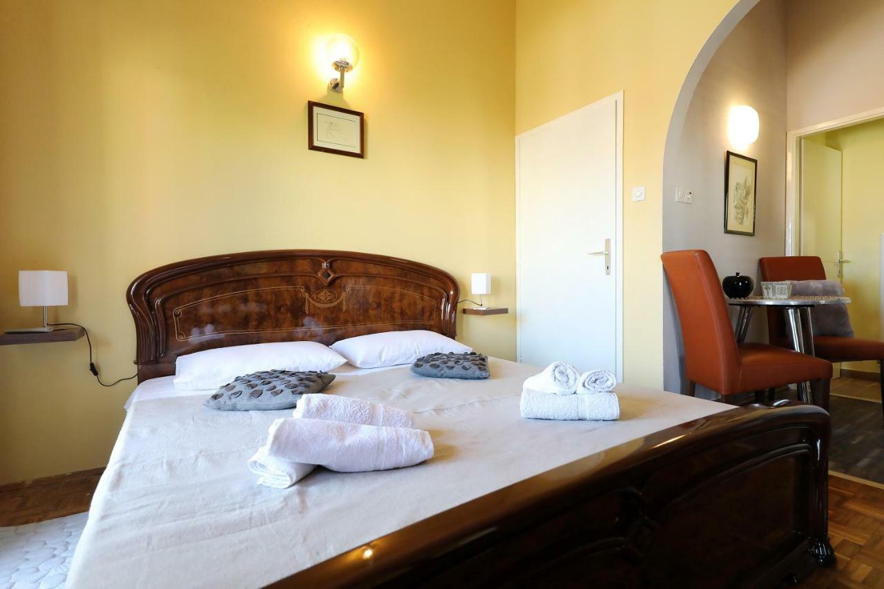 Villa Terracotta Studio 2 Starigrad Paklenica Buitenkant foto